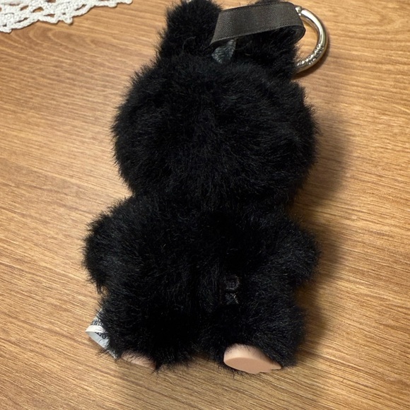 Authentic Popmart Pin For Love Labubu: Letter R - Picture 5 of 7